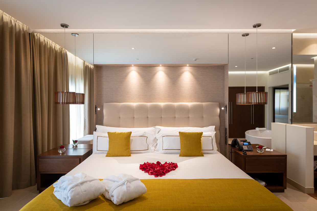 Book your wedding day in GF VICTORIA